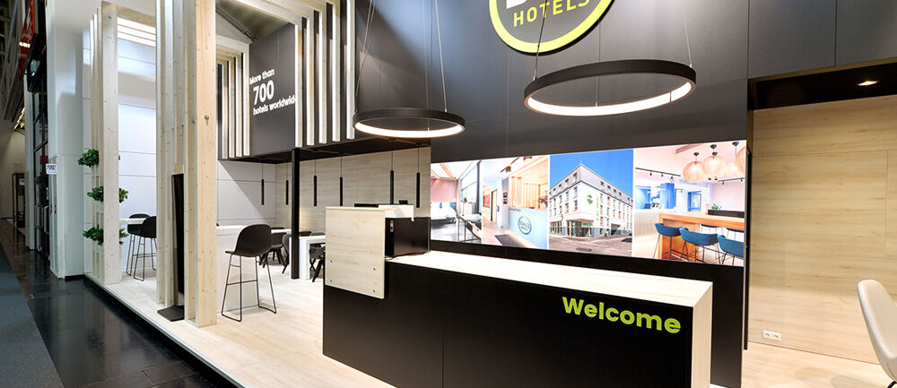 Info Bar auf dem Messestand, Messestand B&B Hotels, Messe Expo Real Stuttgart, Messestandgestaltung