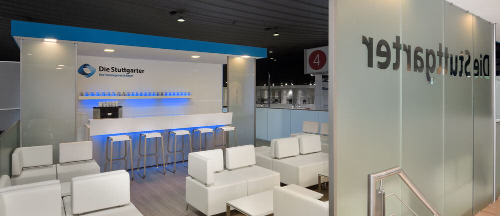 Messestand Stuttgarter Versicherung, Messe DKM, Dortmund, Messebau ISINGERMERZ, Messedesign