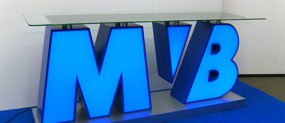 Mainzer Volksbank, Thekenbau, Isingermerz, Schreinerei, Werkstatt, Theke, Leuchttheke, 3D Buchstaben