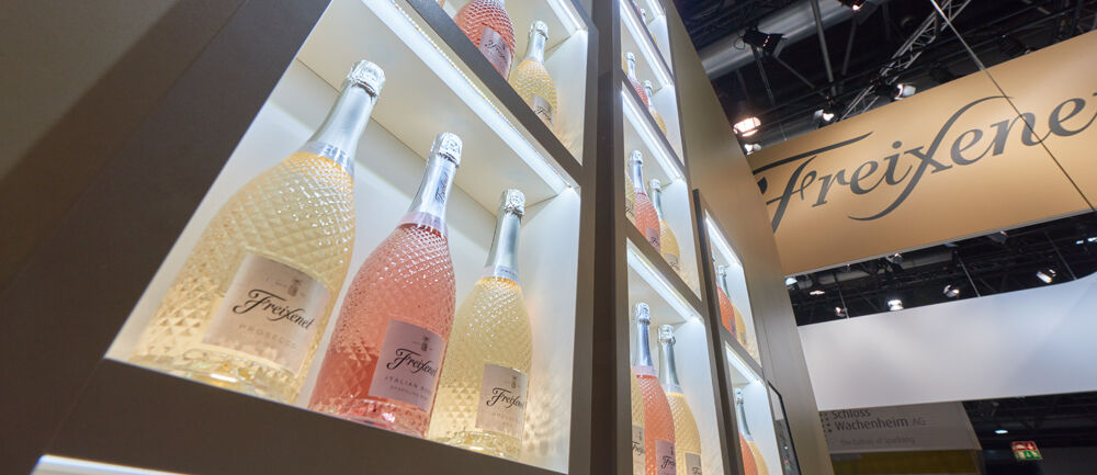 Messestand Henkell Freixenet, Messe Prowein, Düsseldorf, Messebau ISINGERMERZ, Messestandgestaltung