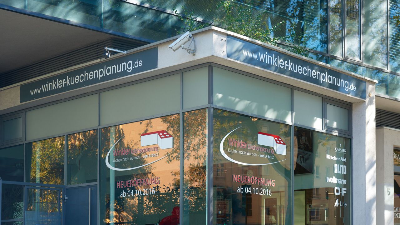 Digifant Werbetechnik, Winkler Küchenplanung, Wiesbaden, Einrichtungsexperten, Außenbeschilderung, Schaufenstergestaltung, Folien, Beschriftung