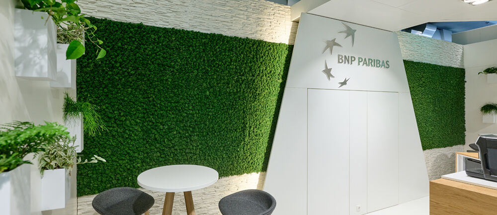 Moderner Messestand, Mooswand, Modernes Standdesign