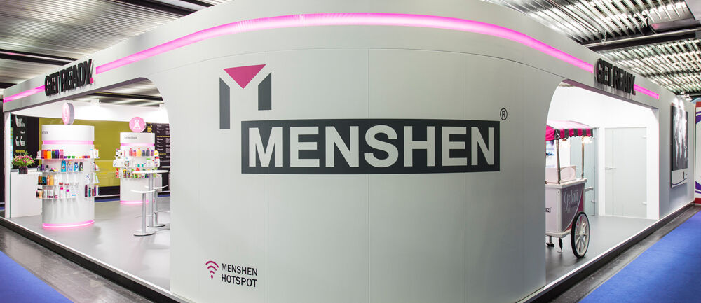 Messestand Menshen, Kunststoffverschlüsse, Systemverpackungen, Kaffeekapseln, Messe Interpack, Messebau ISINGERMERZ