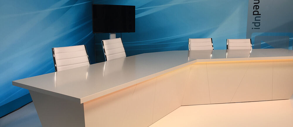 Streamed up, Mpderatortisch, Möbel, ISINGERMERZ, Schreinerei, Werkstatt, Möbelbau, Aufnahmestudio