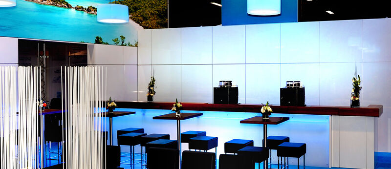 Messestand Amadeus, Messe ITB Berlin, Messebau Isingermerz, Best Exhibitor Award, Empfangsbereich