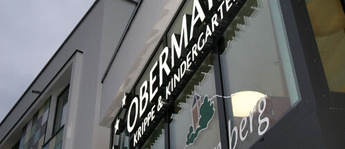 KITA Obermayr, Kindertagesstätte, Wiesbaden-Sonnenberg, Digifant, Werbetechnik, Leuchtlogo, Gebäudebeschriftung, Aussendarstellung